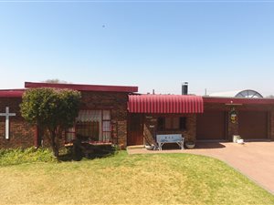 4 Bed House in Falcon Ridge