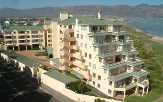 2 Bedroom Apartment in Greenways Golf Estate