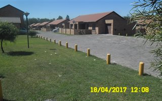 2 Bedroom Cluster in Kookrus
