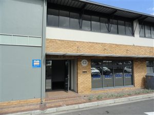 325 m² Commercial space in Airport Industria