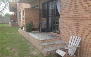 2 Bedroom Apartment in Gordons Bay Central