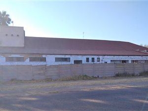 2000 m² Commercial space in Daspoort