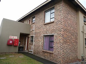 2 Bed Townhouse in Albertsdal