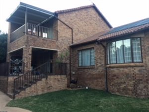 3 Bed Townhouse in Helderkruin