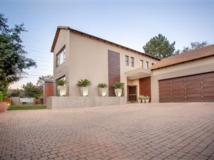 3 Bed House in Zwartkop Golf Estate