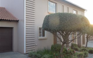 2 Bedroom Duplex in Halfway Gardens