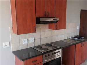 1 Bed Apartment in Hazeldean (Silverlakes Surroundings)