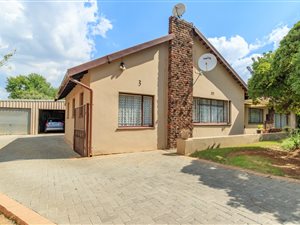3 Bed House in General Alberts Park