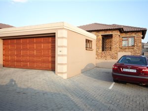 2 Bed Townhouse in Arundo Estate