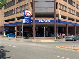 250 m² Office Space in Essenwood