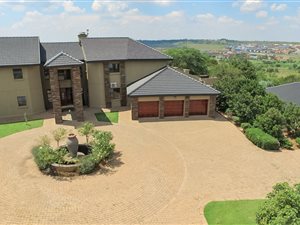 6 Bed House in Cornwall Hill