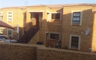 3 Bedroom Apartment in Kibler Park