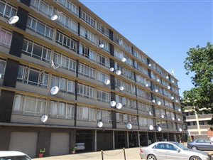 1 Bed Apartment in Eloffsdal