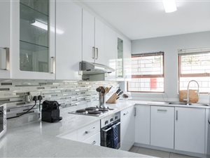 2 Bed Townhouse in Wynberg Upper