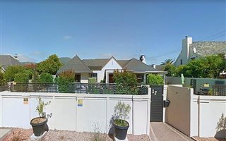 3 Bedroom House in Bergvliet