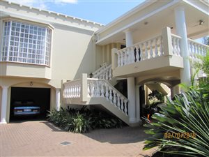 6 Bed House in Lynnwood Manor