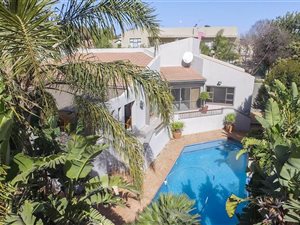 4 Bed House in Douglasdale