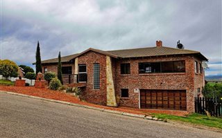 3 Bedroom House in Fraaiuitsig