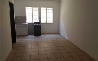 1 Bedroom Flat in Roodepoort Central
