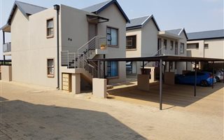 2 Bedroom Townhouse in Redstone Country Estate