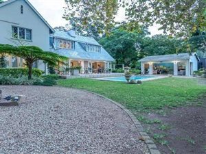 13 Bed House in Woodside