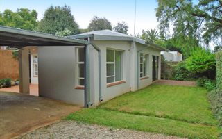 2 Bedroom Garden Cottage in Parktown