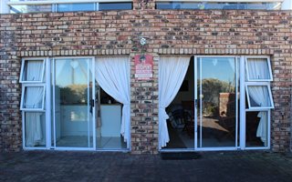 1 Bedroom Flat in Struisbaai
