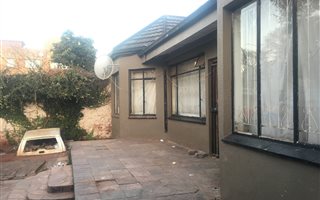 3 Bedroom House in Bellevue