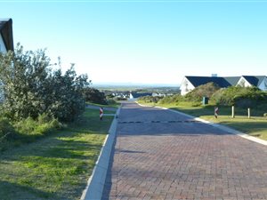 1064 m² Land available in St Francis Links