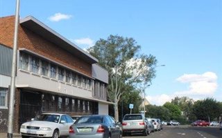 756 m² Retail Space in Hilton