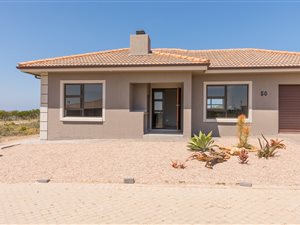 3 Bed House in Dana Bay
