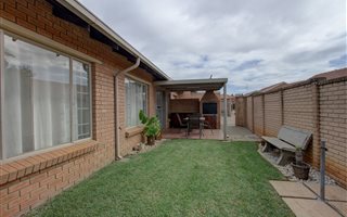 2 Bedroom Simplex in Willow Park Manor