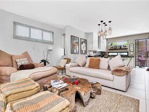 2 Bedroom Apartment in Steyn City