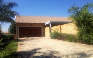 3 Bedroom House in Thatchfield