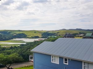 4 Bed House in Morgans Bay