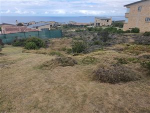 400 m² Land available in Dana Bay