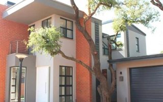 3 Bedroom House in Menlo Park