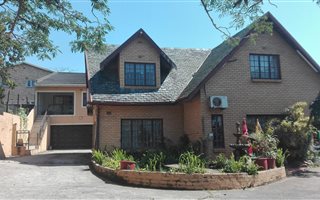 6 Bedroom House in Verulam