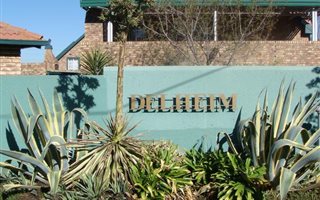2 Bedroom Apartment in Die Hoewes