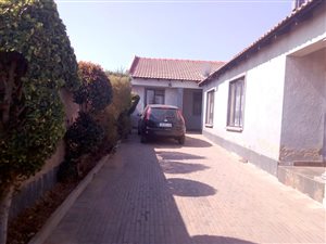 2 Bed House in Birch Acres