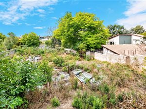 972 m² Land available in Hurlingham