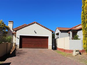 2 Bed Cluster in Bloubosrand