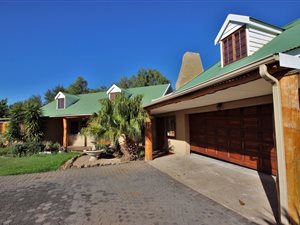 4 Bed House in Oudtshoorn