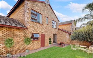 3 Bedroom Duplex in Wilgeheuwel