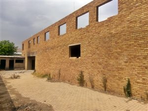 991 m² Land available in Krugersdorp Central