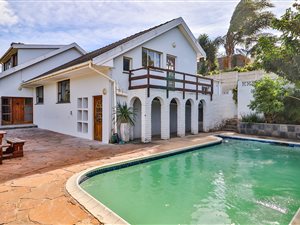 4 Bed House in Woodleigh