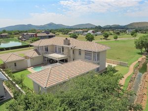 5 Bed House in The Islands Estate