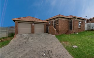 3 Bedroom House in Blue Hills