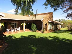 2 ha Farm in Hartzenbergfontein