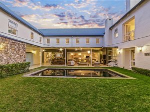 6 Bed House in Saxonwold
